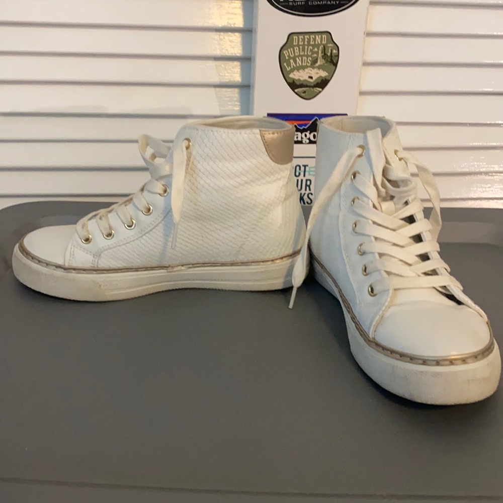 HIGH TOP SHOES